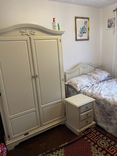 Full bedroom furniture - full,