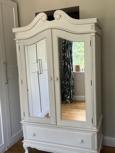Wardrobes and chest of - wardrobes,