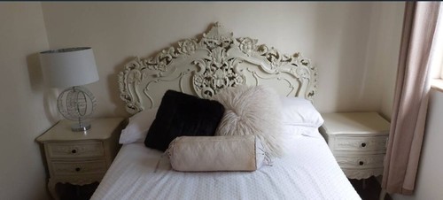 Shabby chic bedroom - shabby,